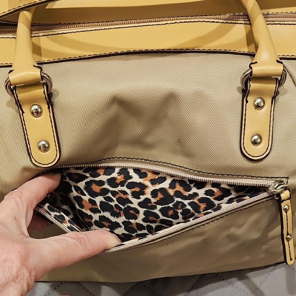 Maxx New York Tan Tote Handbag with Removeable Shoulder Strap - Picture 5 of 16